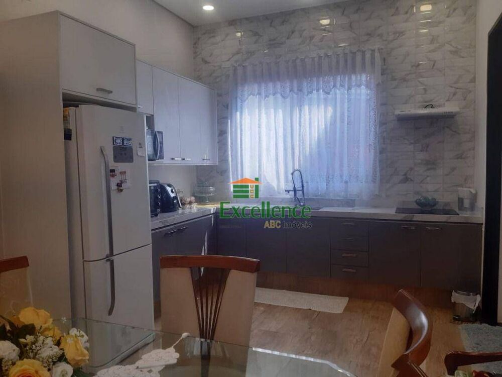 Casa à venda com 3 quartos, 180m² - Foto 8