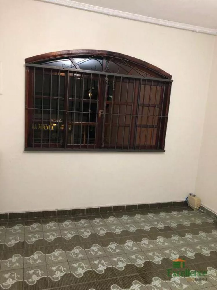 Casa à venda com 2 quartos, 180m² - Foto 2