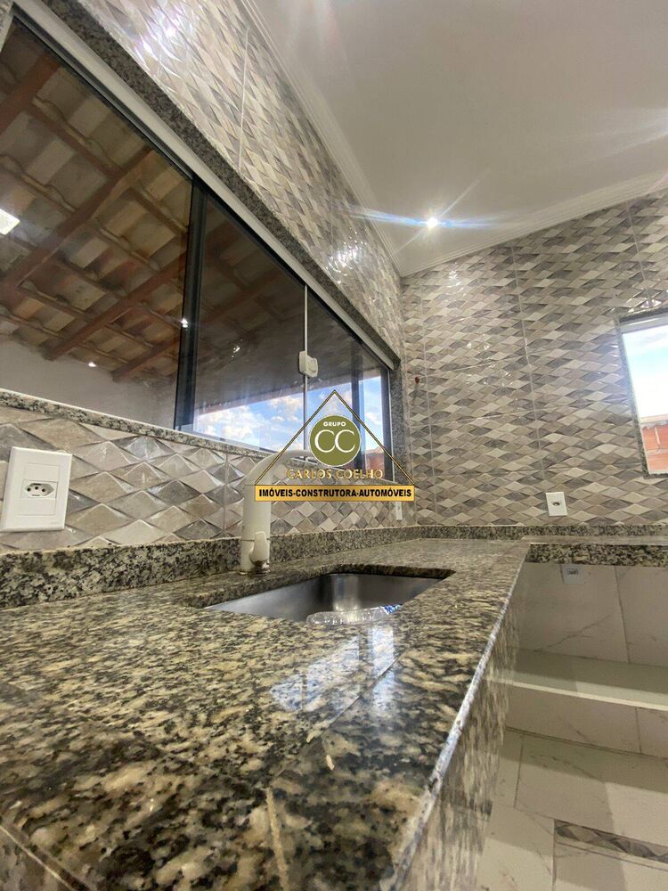 Casa à venda com 3 quartos, 120m² - Foto 2