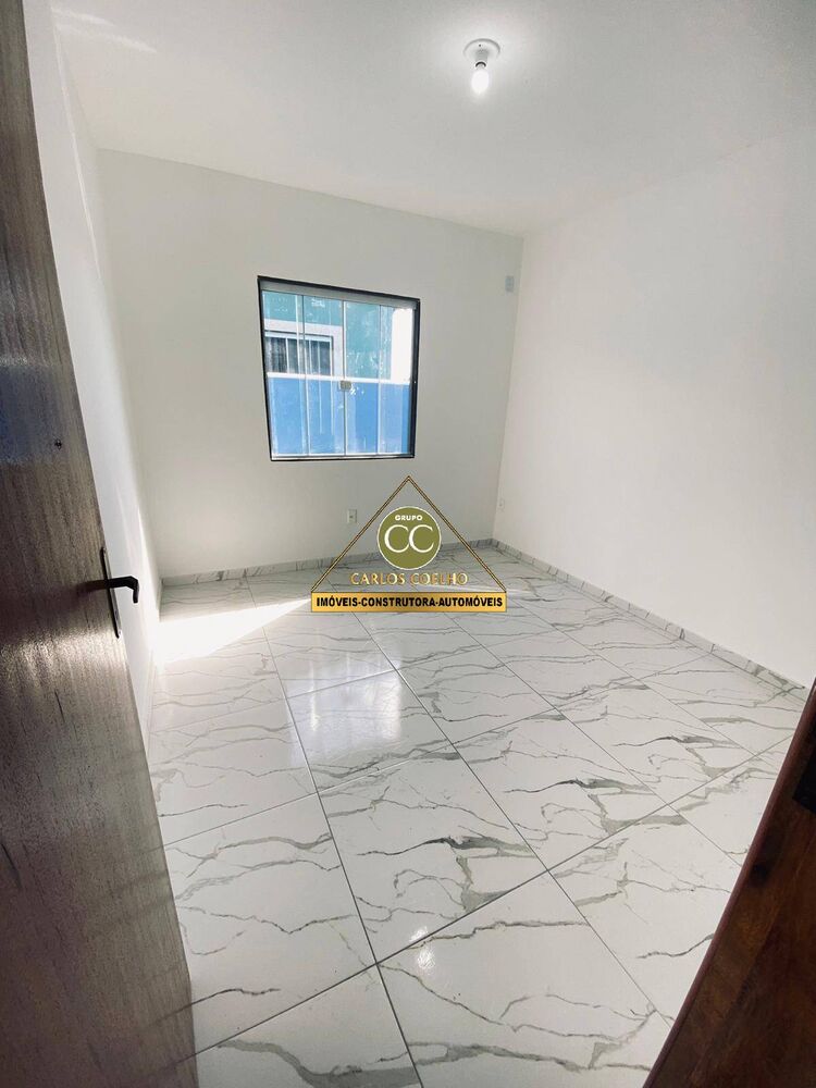 Casa à venda com 2 quartos, 60m² - Foto 2