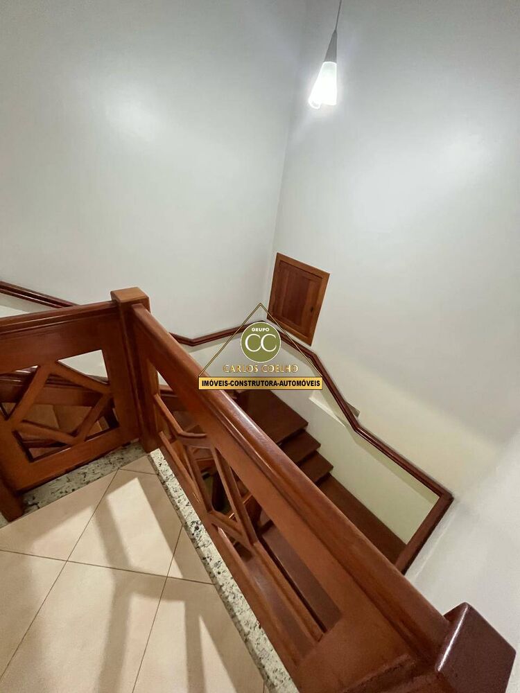 Casa, 5 quartos, 223 m² - Foto 1