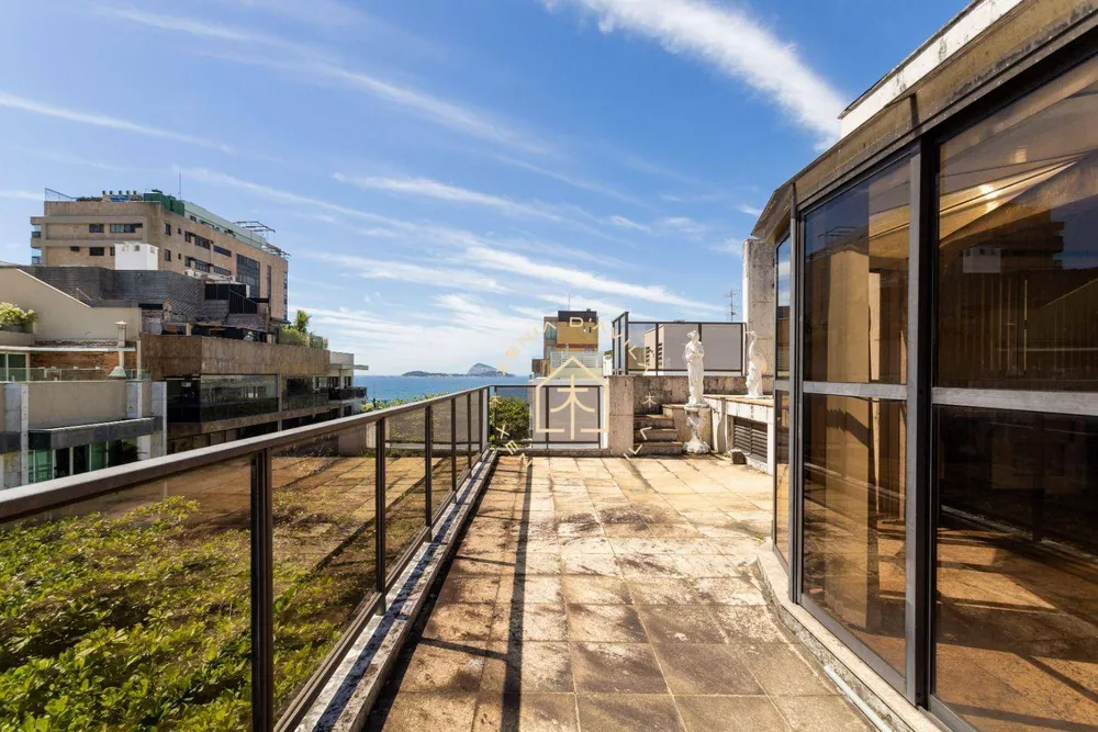 Cobertura, 3 quartos, 231 m² - Foto 1