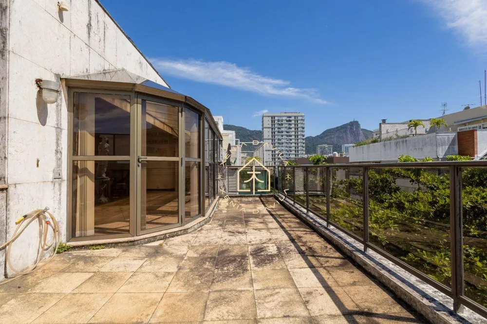 Cobertura, 3 quartos, 231 m² - Foto 2