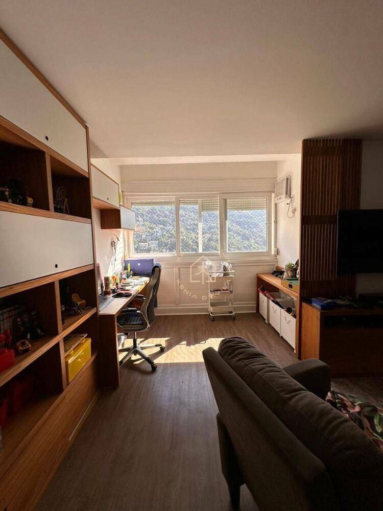 Apartamento à venda com 4 quartos, 240m² - Foto 4