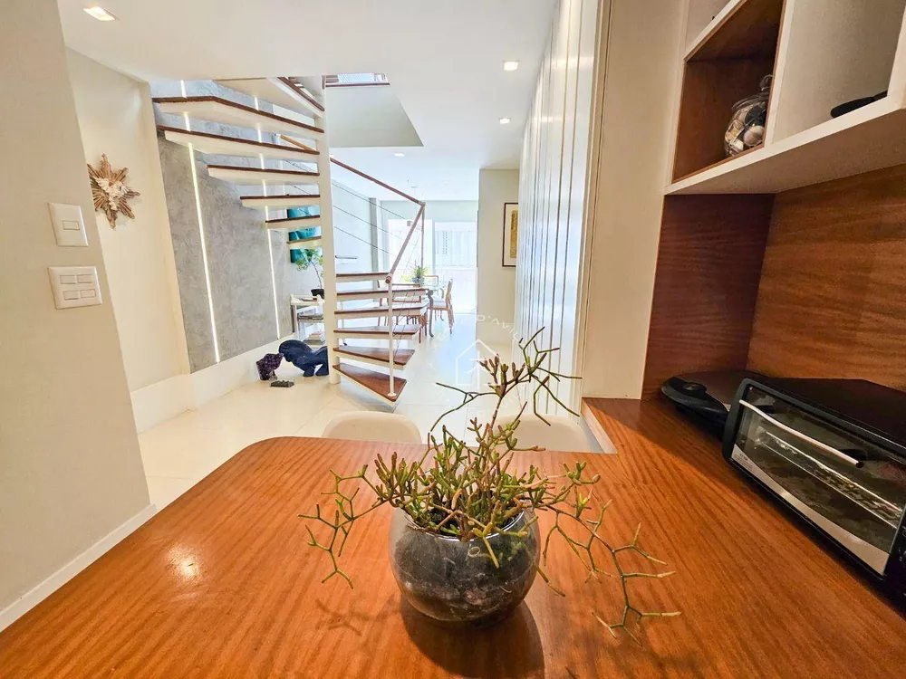 Cobertura, 3 quartos, 225 m² - Foto 4