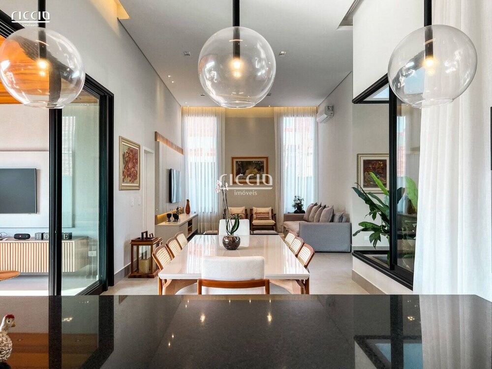 Casa à venda com 3 quartos, 271m² - Foto 4