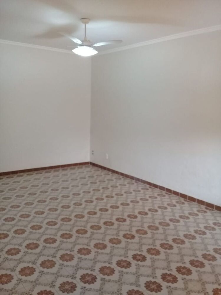 Casa à venda com 5 quartos, 250m² - Foto 9