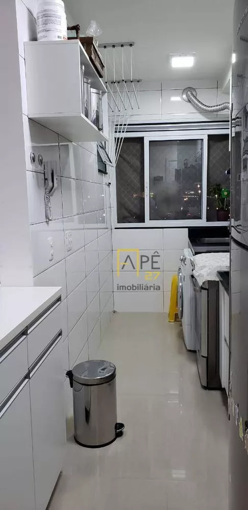 Apartamento à venda com 3 quartos, 55m² - Foto 2