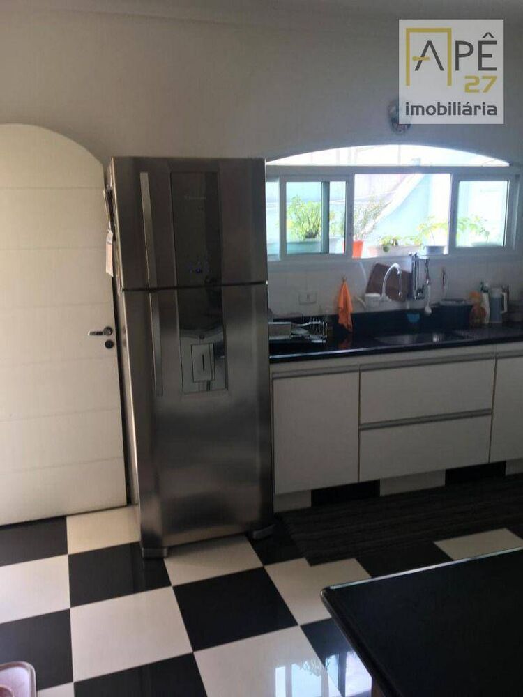 Casa, 3 quartos, 240 m² - Foto 1