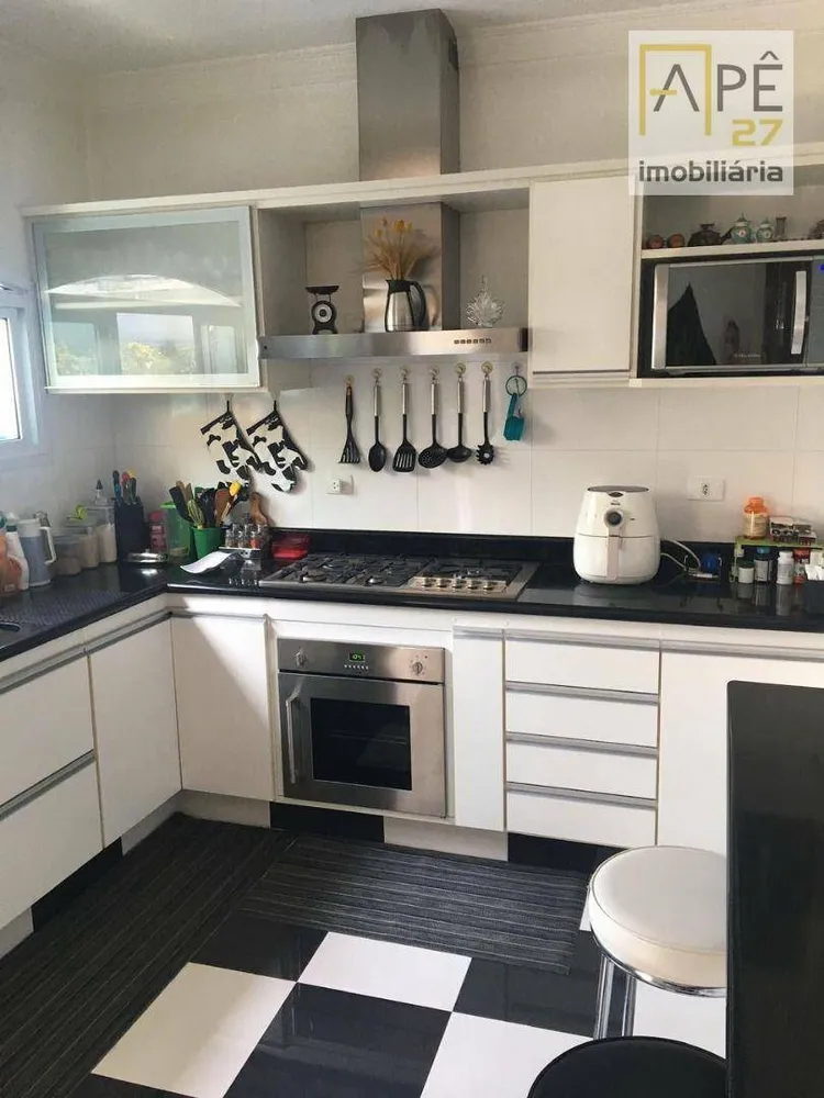 Casa, 3 quartos, 240 m² - Foto 1