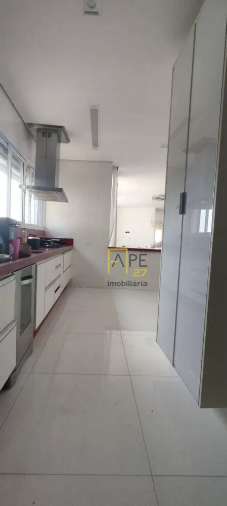 Casa à venda com 4 quartos, 1500m² - Foto 2