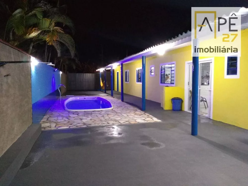 Casa à venda com 2 quartos, 100m² - Foto 1