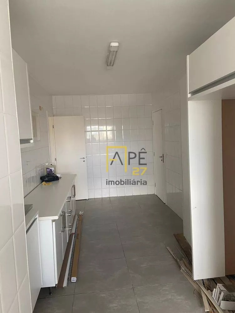 Apartamento para alugar com 3 quartos, 165m² - Foto 3