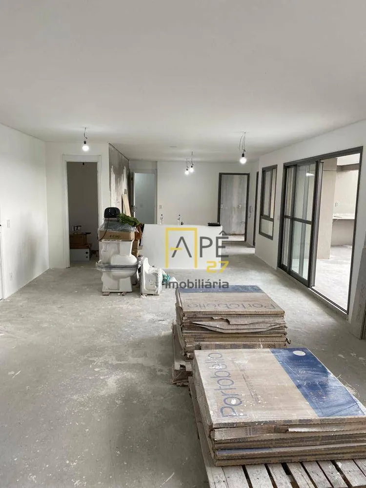 Cobertura, 3 quartos, 266 m² - Foto 2
