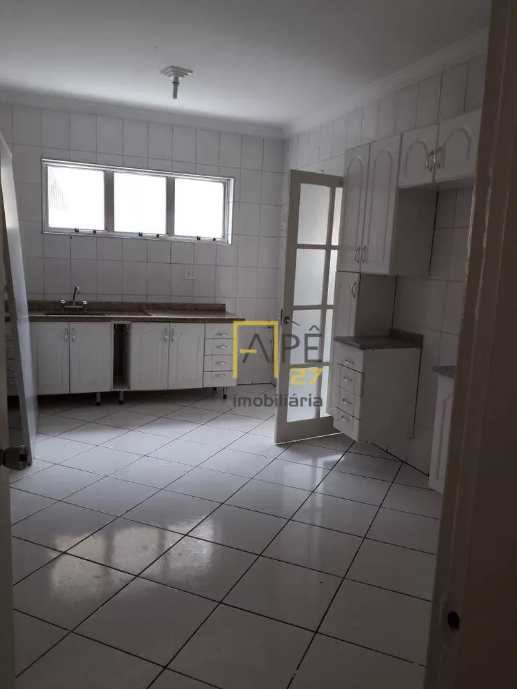 Apartamento à venda com 3 quartos, 146m² - Foto 3