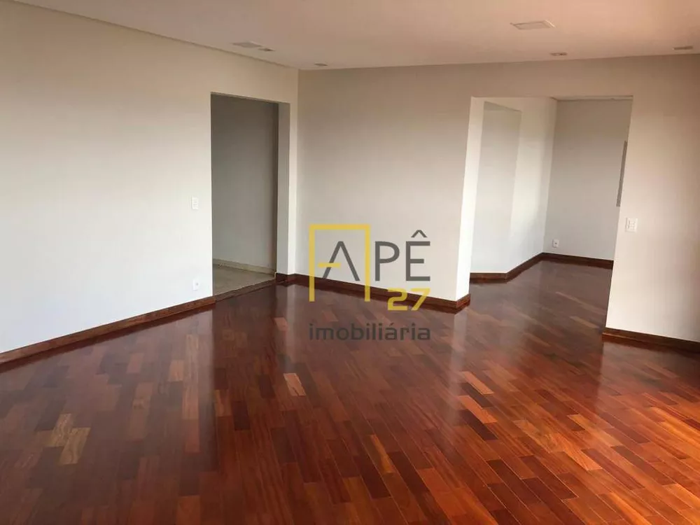 Apartamento para alugar com 4 quartos, 210m² - Foto 1