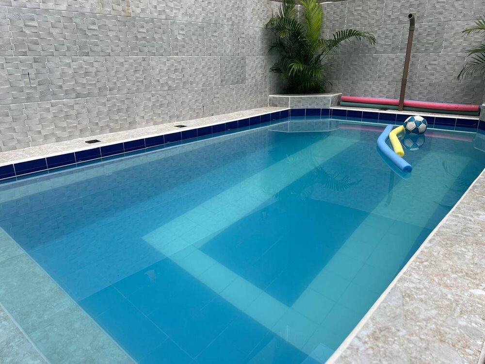 Casa à venda com 3 quartos, 181m² - Foto 1