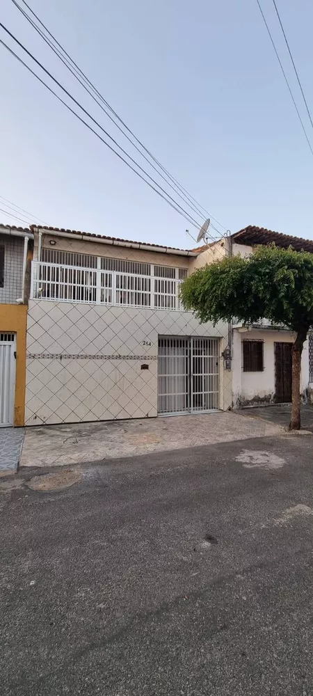 Casa à venda com 5 quartos, 432m² - Foto 1