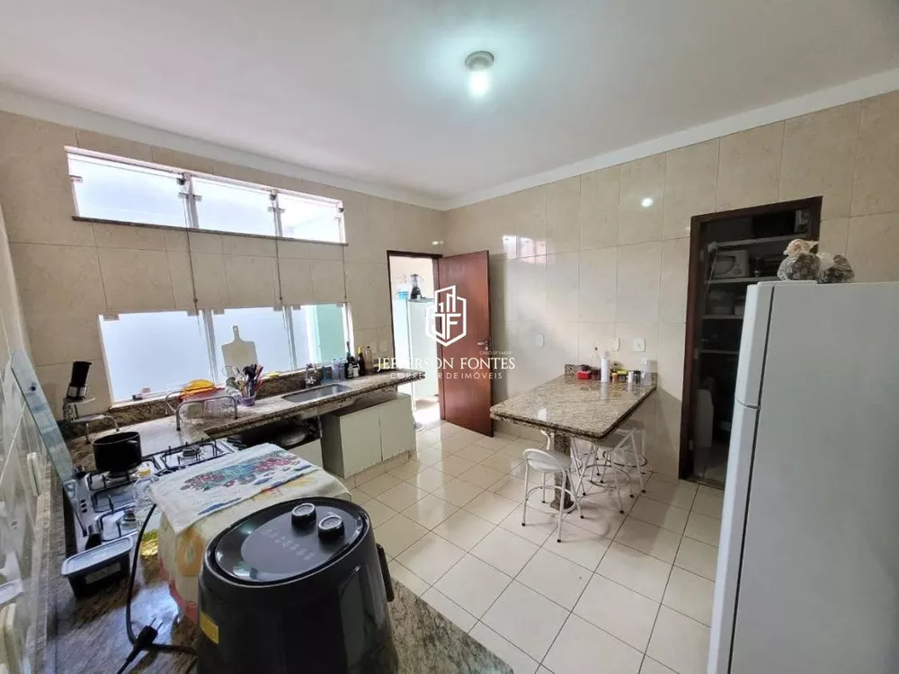 Casa, 3 quartos, 180 m² - Foto 2