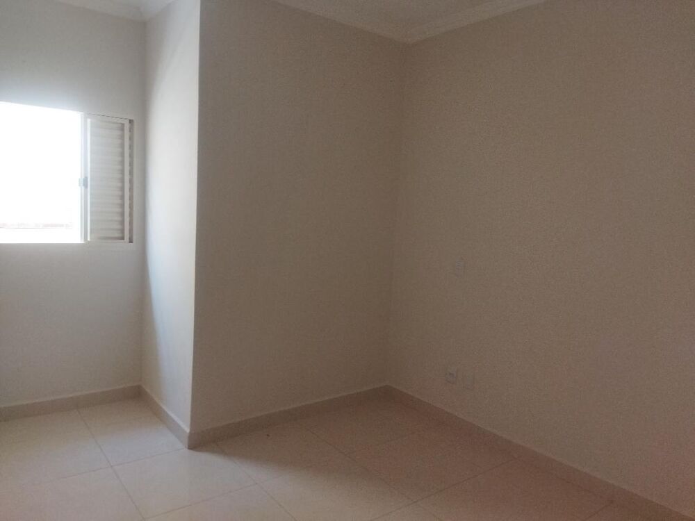 Casa à venda com 4 quartos, 150m² - Foto 3