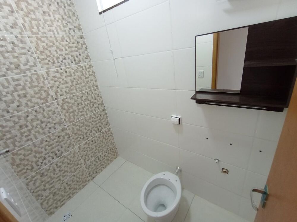 Casa à venda com 2 quartos, 51m² - Foto 2