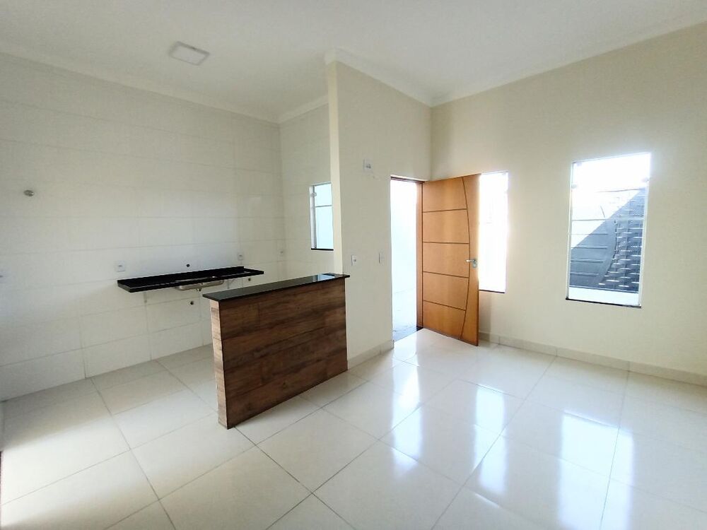 Casa à venda com 2 quartos, 51m² - Foto 1