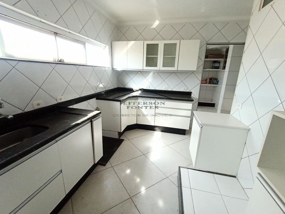 Apartamento à venda com 3 quartos, 140m² - Foto 2