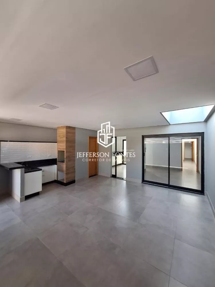 Casa à venda com 3 quartos, 116m² - Foto 1