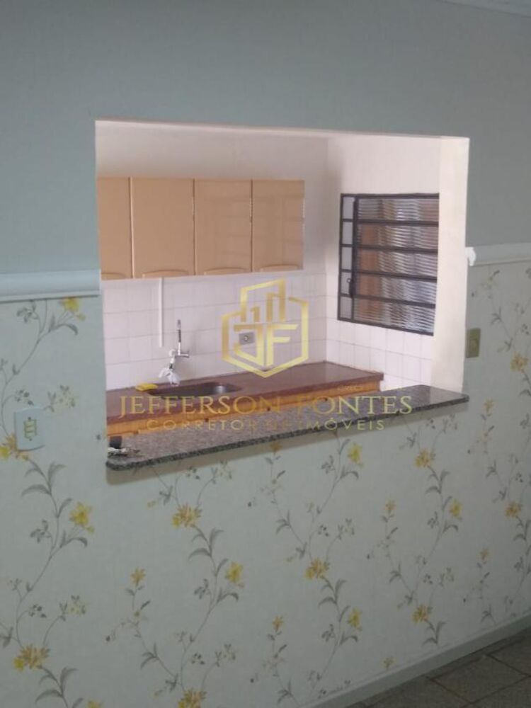 Casa à venda com 4 quartos, 120m² - Foto 1