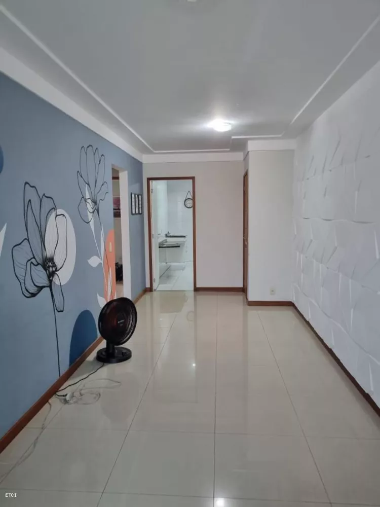 Apartamento à venda com 2 quartos, 74m² - Foto 2