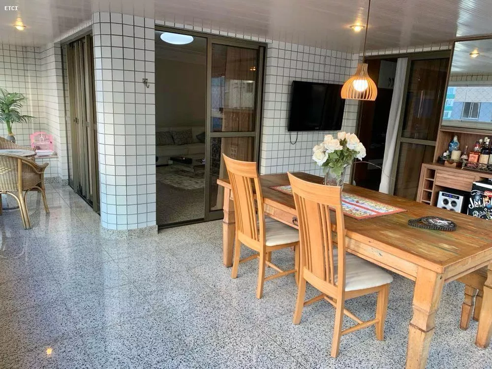 Apartamento à venda com 4 quartos, 270m² - Foto 1