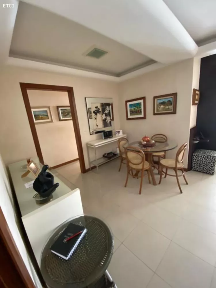 Apartamento à venda com 3 quartos, 120m² - Foto 1