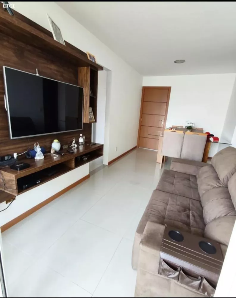 Apartamento à venda com 2 quartos, 65m² - Foto 3