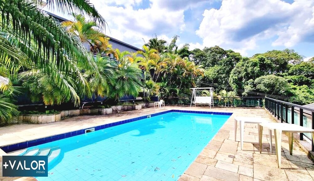 Casa à venda com 4 quartos, 688m² - Foto 1