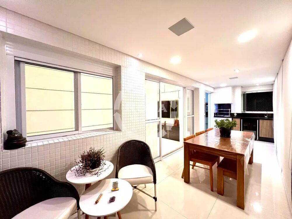 Apartamento à venda com 3 quartos, 136m² - Foto 7