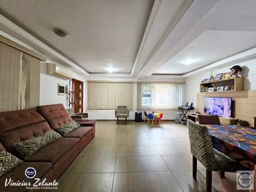 Casa, 4 quartos, 253 m² - Foto 1
