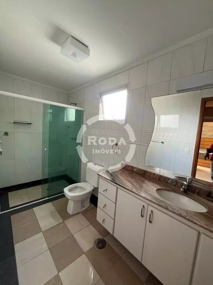 Apartamento para alugar com 3 quartos, 150m² - Foto 29