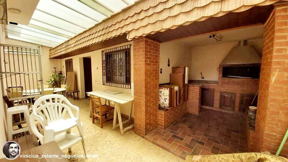 Casa à venda com 4 quartos, 293m² - Foto 1