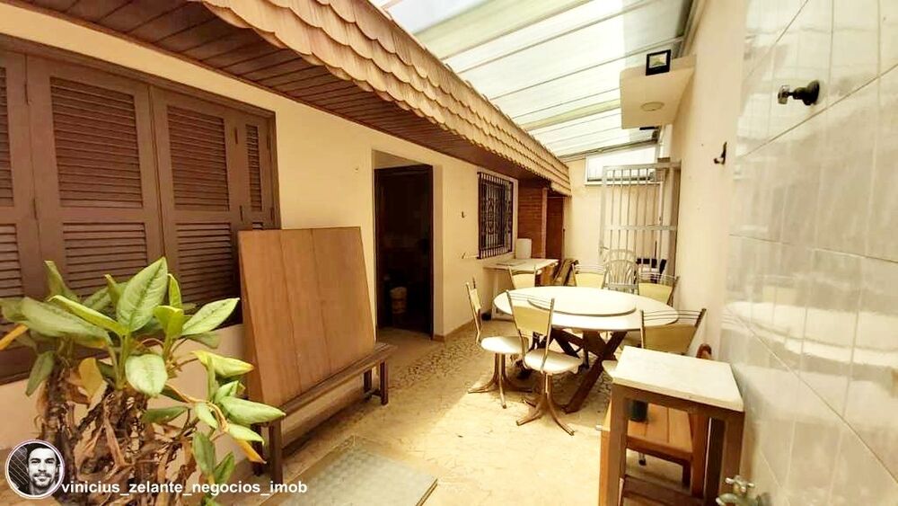 Casa à venda com 4 quartos, 293m² - Foto 2