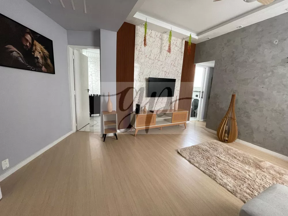 Apartamento à venda com 2 quartos, 70m² - Foto 1