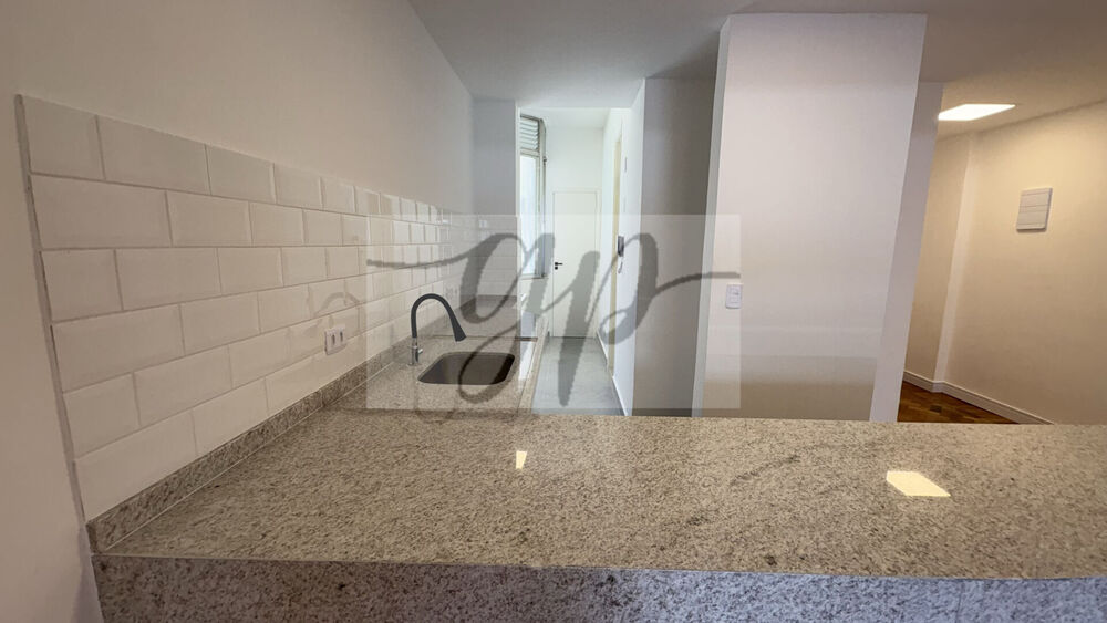 Apartamento à venda com 3 quartos, 131m² - Foto 1
