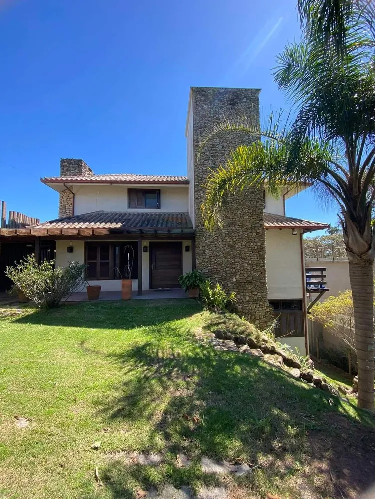 Casa, 3 quartos, 235 m² - Foto 1