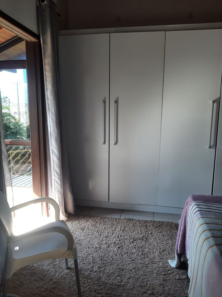 Casa à venda com 4 quartos, 170m² - Foto 1