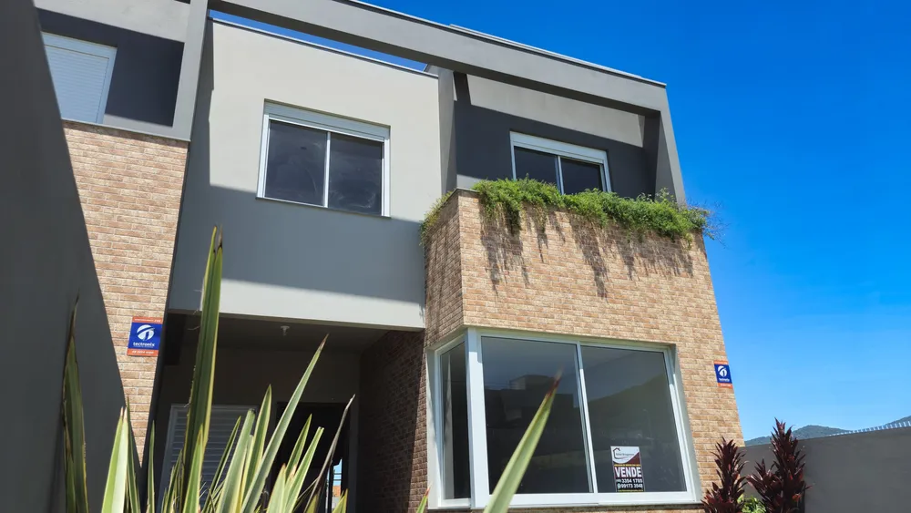 Casa, 3 quartos, 146 m² - Foto 1