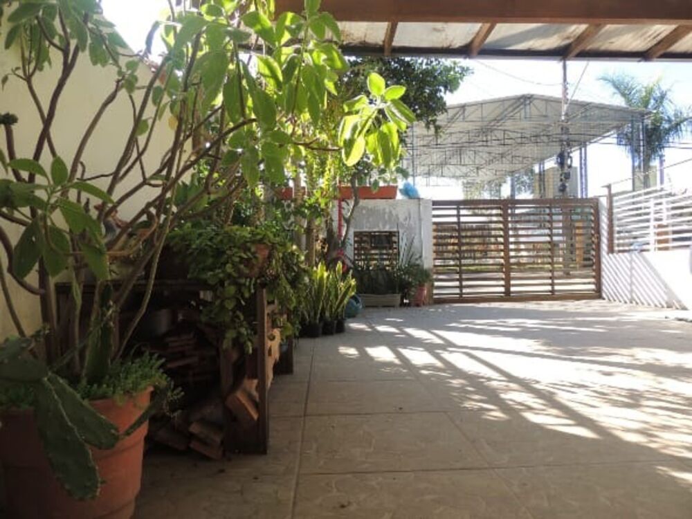 Casa à venda com 2 quartos, 64m² - Foto 3