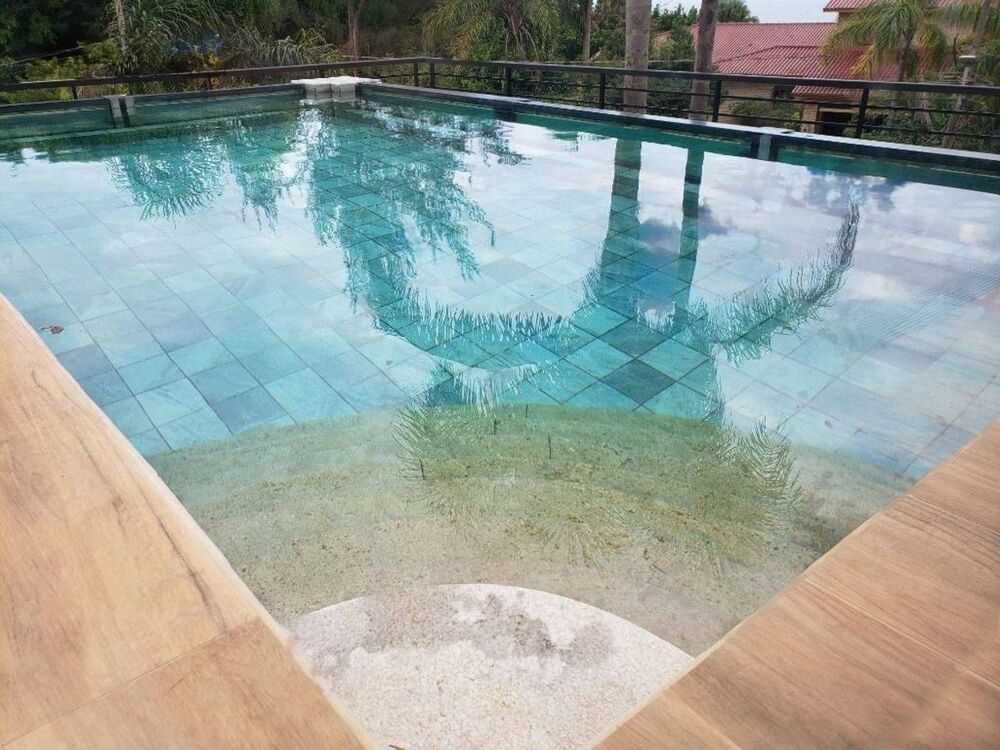 Casa à venda com 4 quartos, 322m² - Foto 1