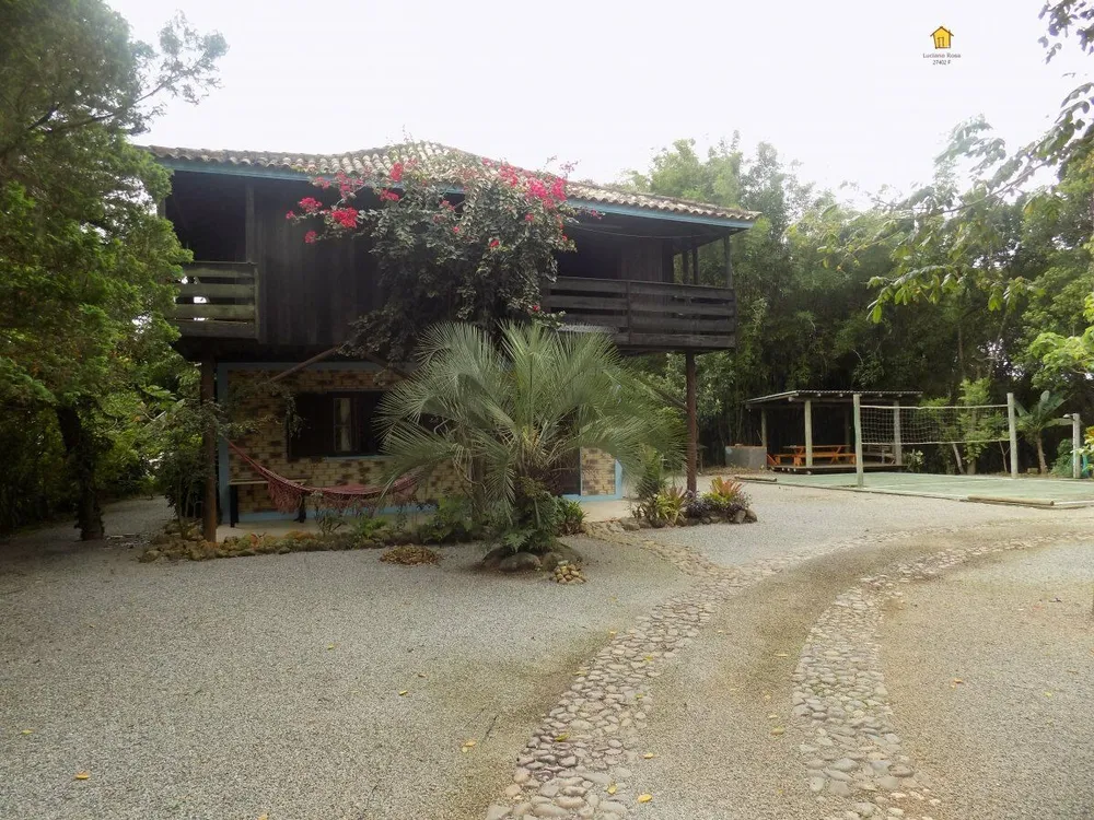 Casa, 4 quartos, 220 m² - Foto 1