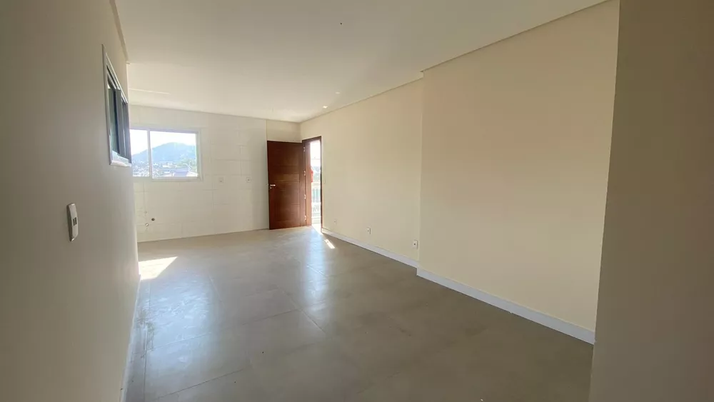 Apartamento à venda com 2 quartos, 70m² - Foto 4