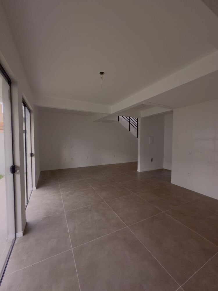 Casa à venda com 3 quartos, 124m² - Foto 3