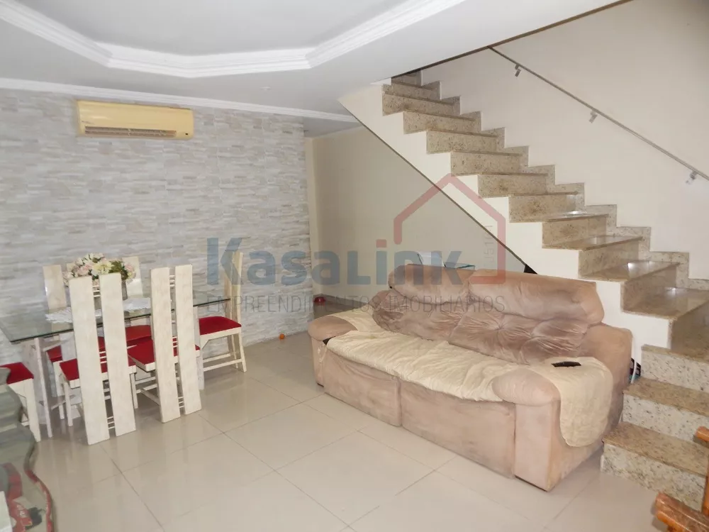 Casa à venda com 2 quartos, 100m² - Foto 2